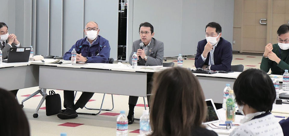 Dialogue with Senior Management